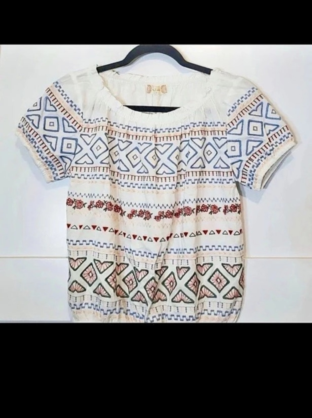 Alter’d State Geometric Short Sleeve Top in White & Blue Size Small